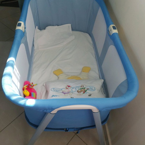 Chicco Baby Crib like new, foldable and adjustable