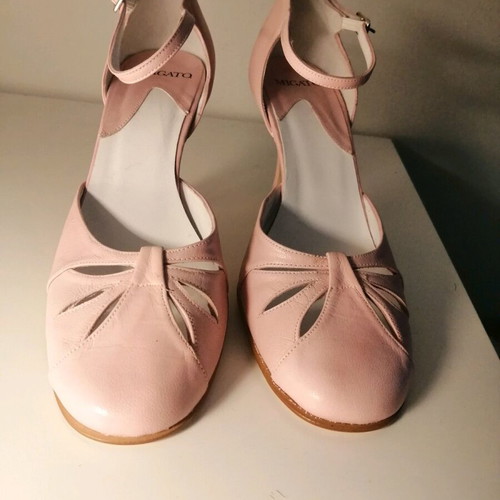 Migato pink leather pumps with ankle strap, new, size 39