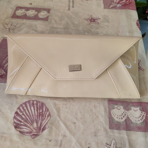 Clutch bag like new, nude beige patent leather