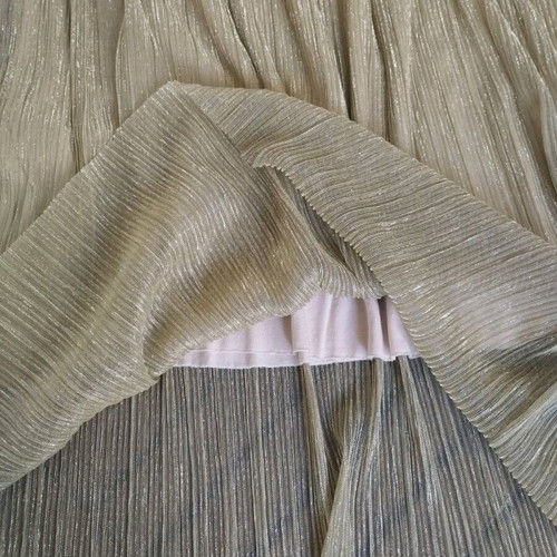 Pleated gold skirt one size like new