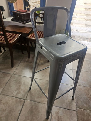 Bar stools like new, set of 10 metal