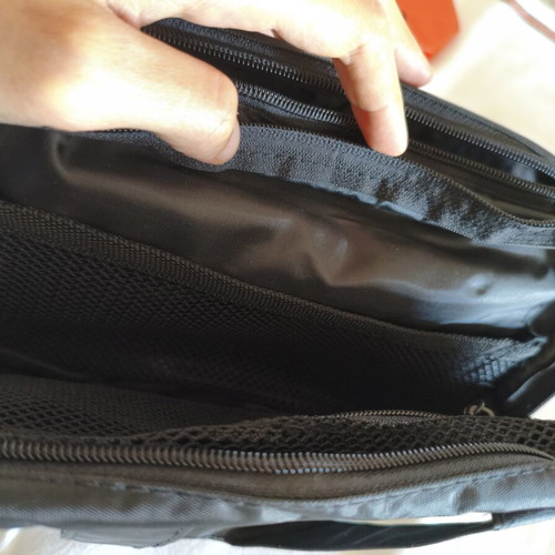 Elle toiletry bags set of 3 like new, black