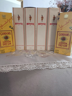 Vintage Gin Collection used, 4x Beefeater 47% & 2x Gordon's Yellow Label