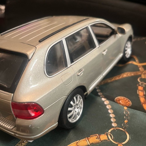 Porsche 1:18 model car used with minor crack on rear left passenger window