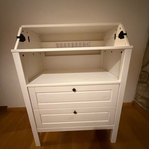 IKEA changing table-shelf like new, very practical