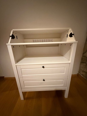 IKEA changing table-shelf like new, very practical