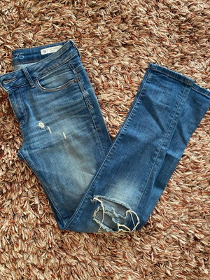 Zara ripped jeans dark blue, skinny, elastic, mid rise, like new