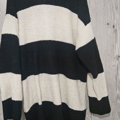 Knitted dress used, H&M, size M, black and beige