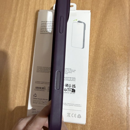 Apple Silicone Case with MagSafe plum for iPhone 16 Pro Max like new