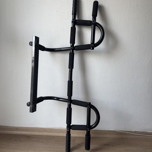 Pull-up bar like new