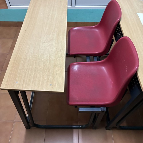 Tutoring desks like new, set of 7