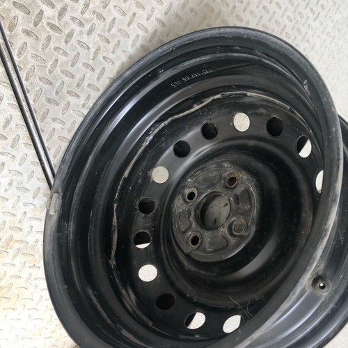 Toyota Yaris rims with hubcaps like new, very good condition