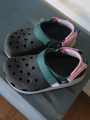 Crocs σαμπό γυναικείο μεταχειρισμένο, νούμερα 36-37, μαύρο και ροζ