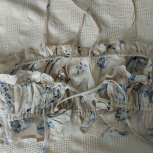 Crop top small floral H&M like new, linen blend, white and turquoise