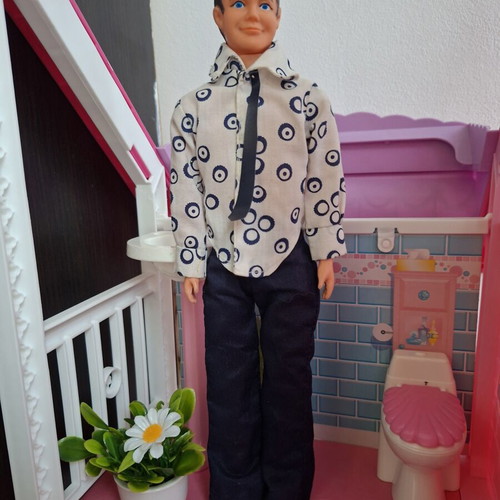 Old collector doll like new