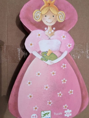 Girls puzzle 36 pieces like new, missing 1 piece