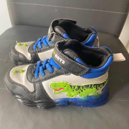Bull Boys kids shoes size 28 used with dinosaur and lights