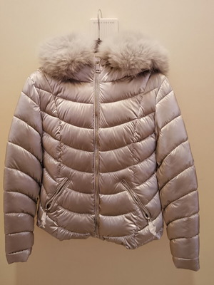 Puffer jacket medium size, like new, silver color
