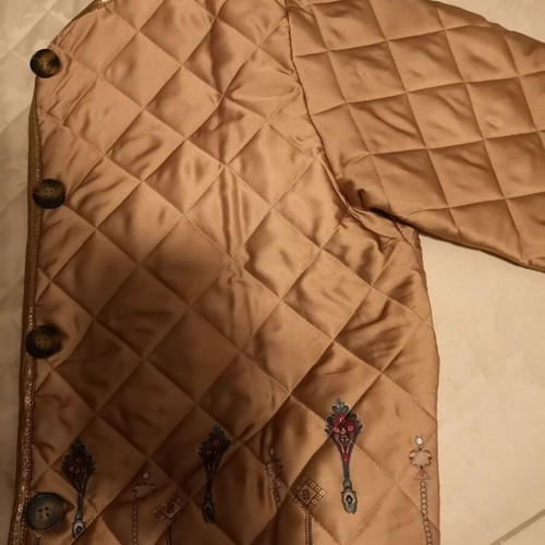 Quilted jacket gold color new, one size