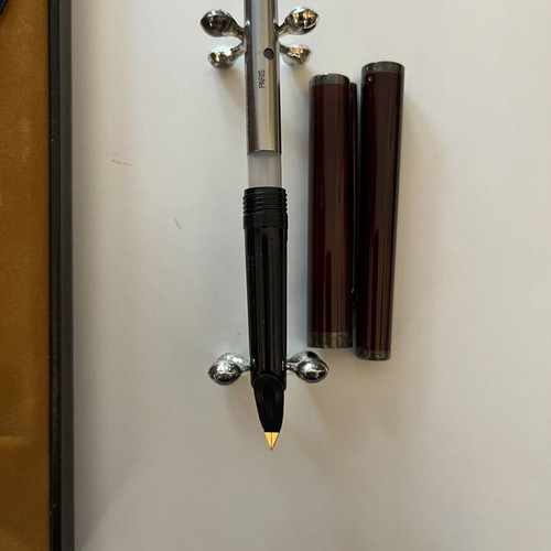 DuPont lacquer pen Chinese with 18kt gold nib used