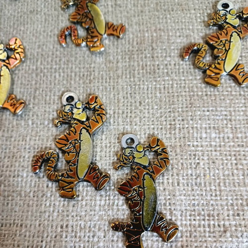 Baptism favors new, pack of 164 metal tiger charms 6 cm