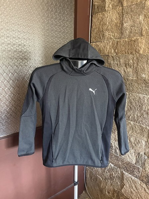 Puma Hoodie sweatshirt used, black with gray dot pattern, size 11-12 years