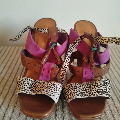Schutz sandals size 36 like new, multicolor