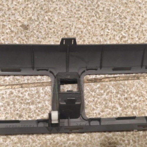 Suzuki Swift Vent Cover like new, plastic air vents and parking button