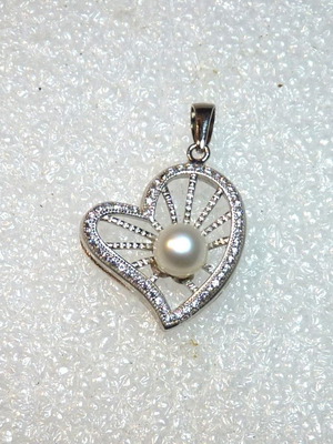 Silver 925 heart pendant with white pearl and zircon