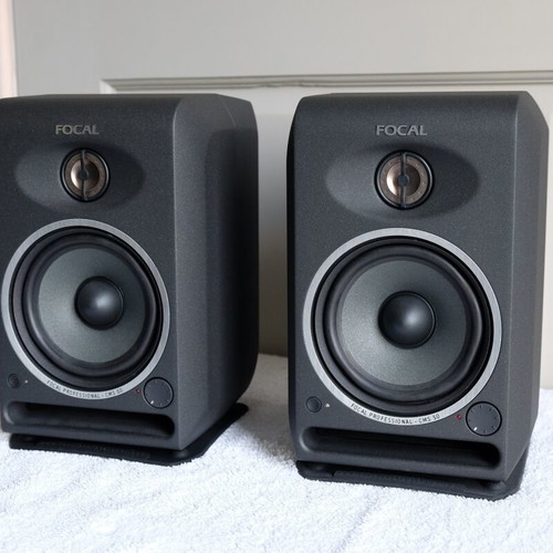 Focal CMS 50 studio monitors like new, pair