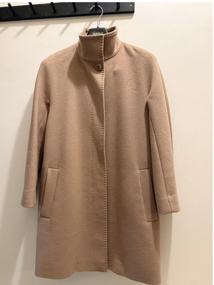 Max Mara coat like new, size 36 IT, camel color