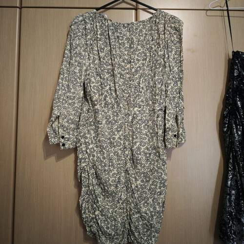 Mini dress Toi & Moi like new, light beige with black embroidered flowers, size L