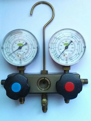 Refco professional manifold gauge set for refrigerants