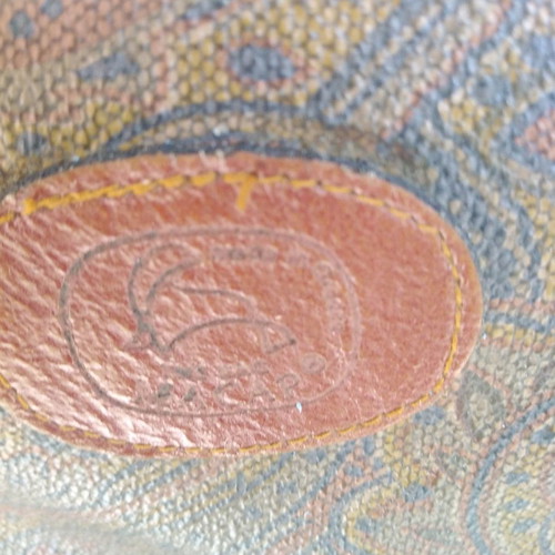 Brown travel sack used with leather details