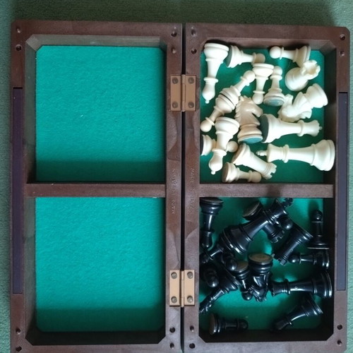 Magnetic chess used vintage 70s wooden, made in Japan
