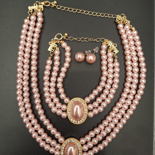 Vintage jewelry set new, elegant pink pearls