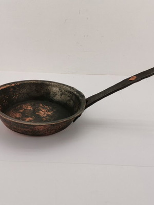 Copper frying pan used, vintage 1920