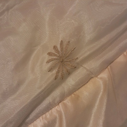 Bridal quilt super king with embroidery and silk organza new