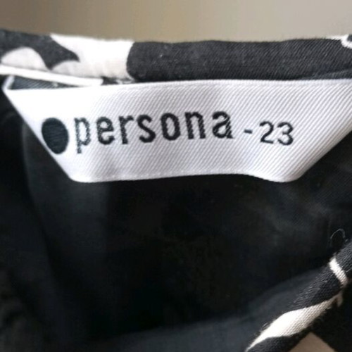 Women's skirt style Y2K size 29 Persona by Marina Rinaldi like new, black and white