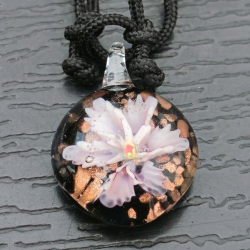 Murano necklace new, black and pink