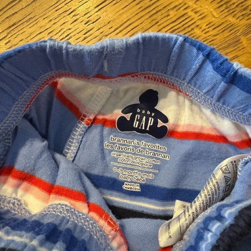 Gap 2 pcs baby shorts 0-3 months like new