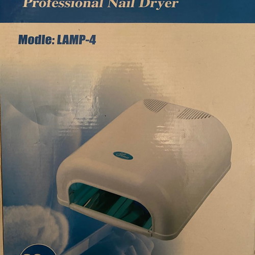 Professional nail lamp in excellent condition, 36W, 4 bulbs
