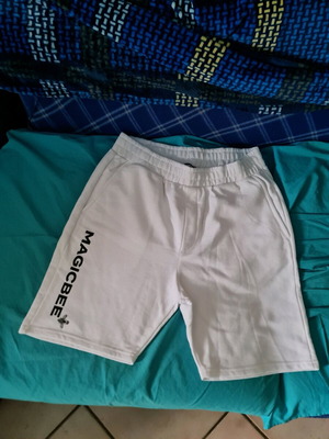 Magic Bee shorts new, size L, white