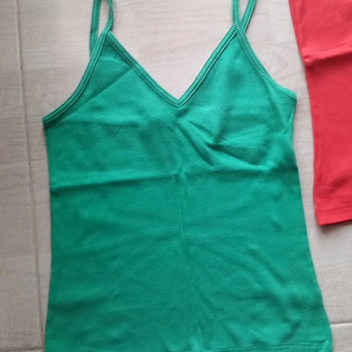 Set of 2 Hyper tops size Small-Medium like new, green and orange