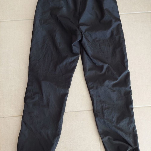 Reline cargo black pants used with elastic waist and ankles
