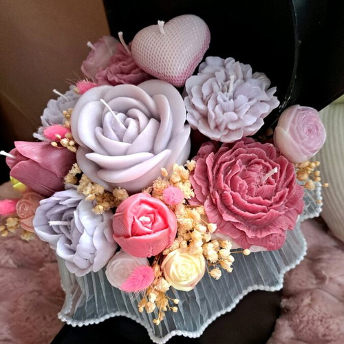 Bouquet of scented soy wax flowers new, special for graduates
