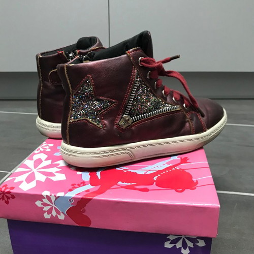 Girls' boots used size 32 bordeaux with rhinestone stars