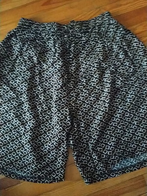 Elisa men's shorts size XL, patterned