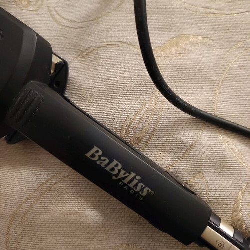 Babyliss titanium ceramic hair straightener like new
