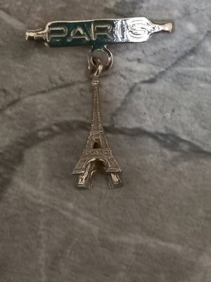 Eiffel Tower pin silver color new